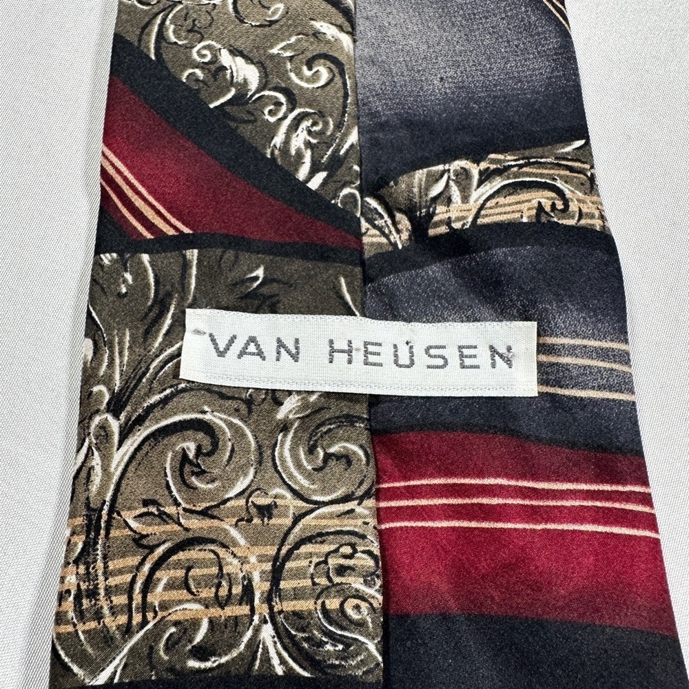 Men’s Van Heusen Silk Necktie - Picture 6 of 6